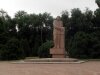 statue1