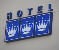 3 crowns