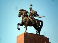 Manas statue 4