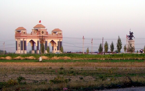 The city gate in Djlala Abad