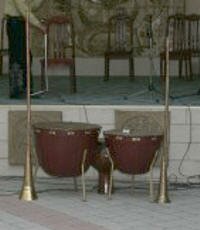 Two kerney and a pair of drums